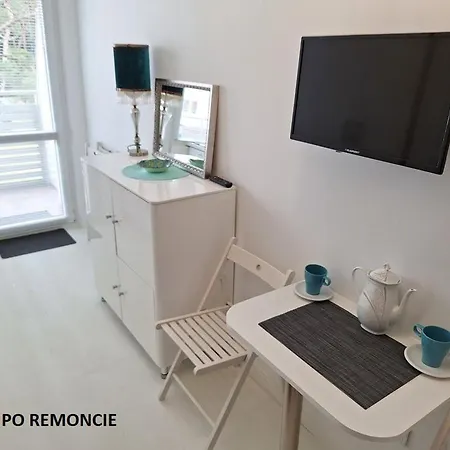 Maly Przytulny Apartament Z Widokiem Na Morze - Po Remoncie